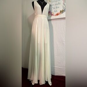 Olivaceous Ivory & Black Plunge Neck Sleeveless Dress Size M